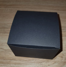 Load image into Gallery viewer, Rose Quartz  Crystal Soy Candle - Sandalwood &amp; Cedarwood