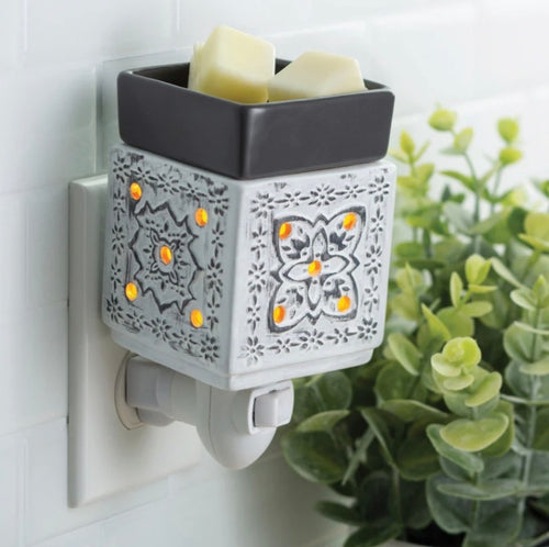 MODERN COTTAGE PLUGGABLE WARMER